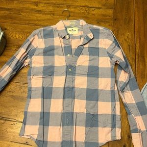 Adult small Hollister button up